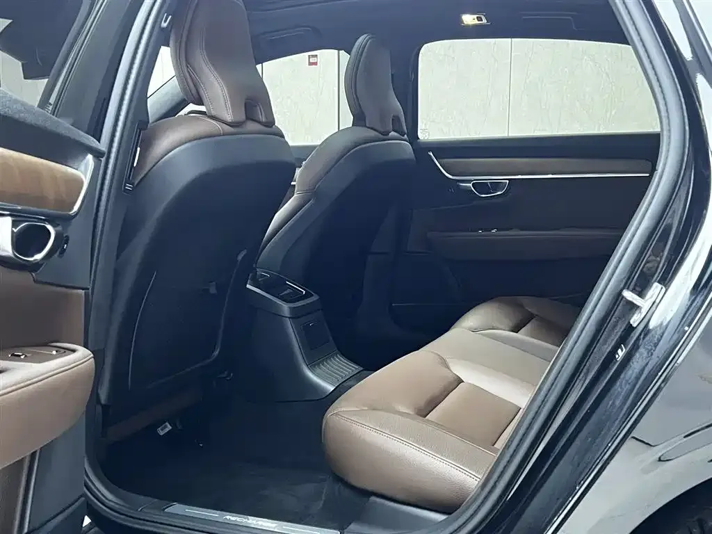Volvo S90 PHEV 2021 из CN, фото 9