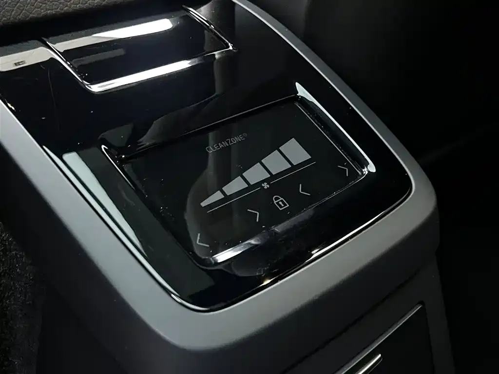 Volvo S90 PHEV 2021 из CN, фото 2
