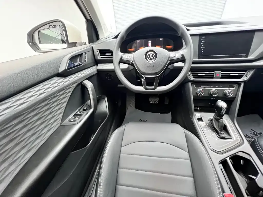 Volkswagen Tharu — фото 7