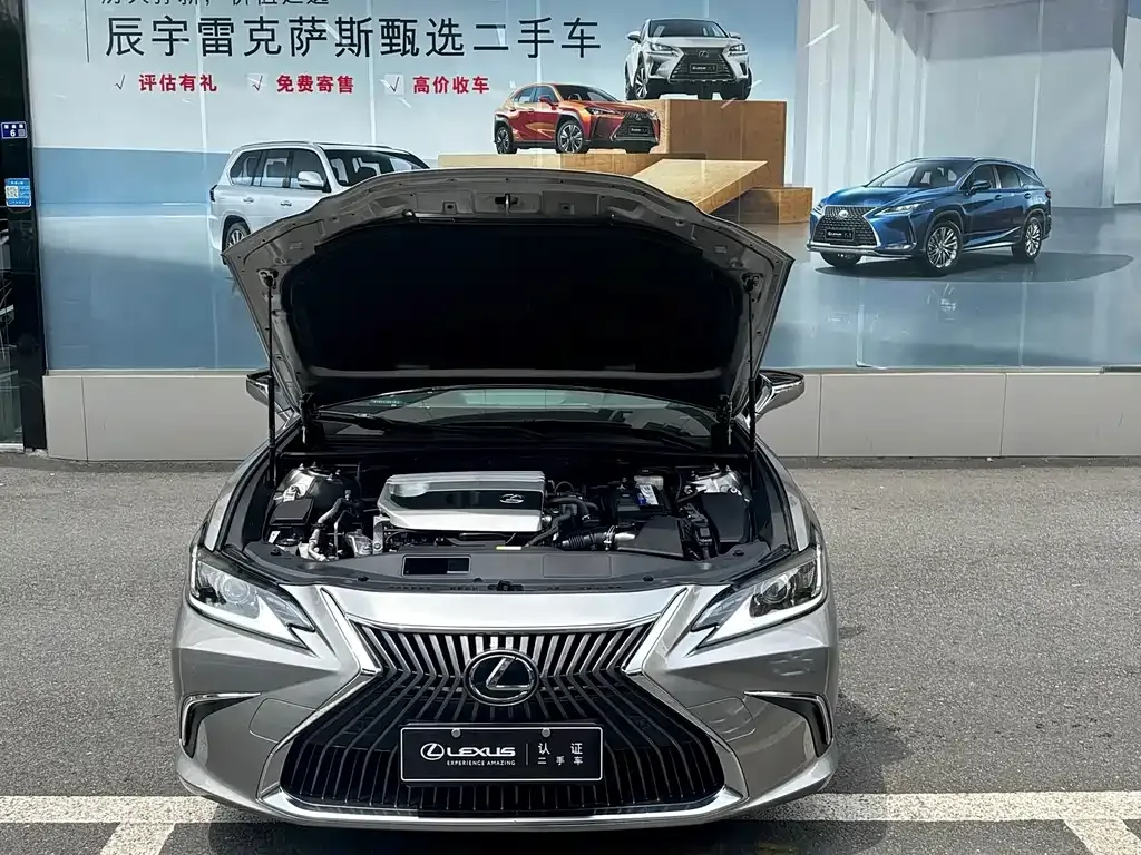 Lexus ES — фото 10