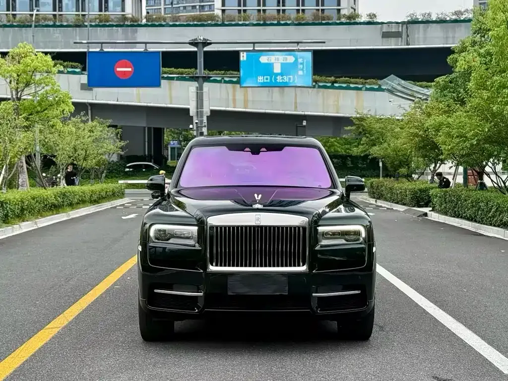 Rolls-Royce Cullinan — фото 1