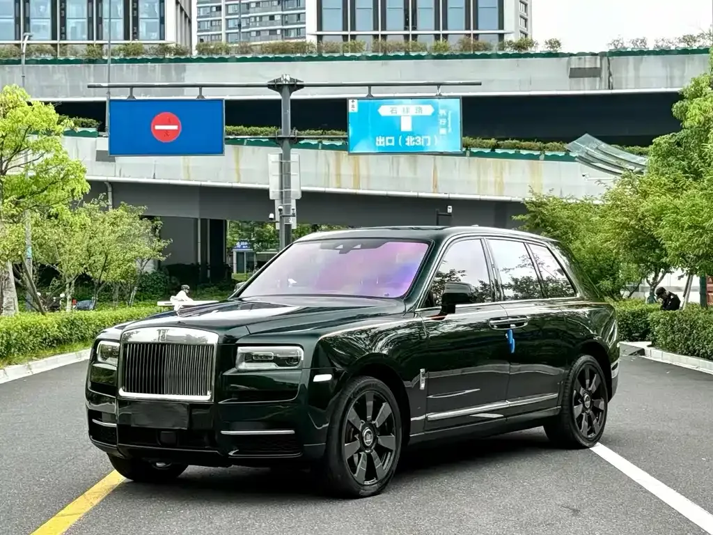 Rolls-Royce Cullinan — фото 8