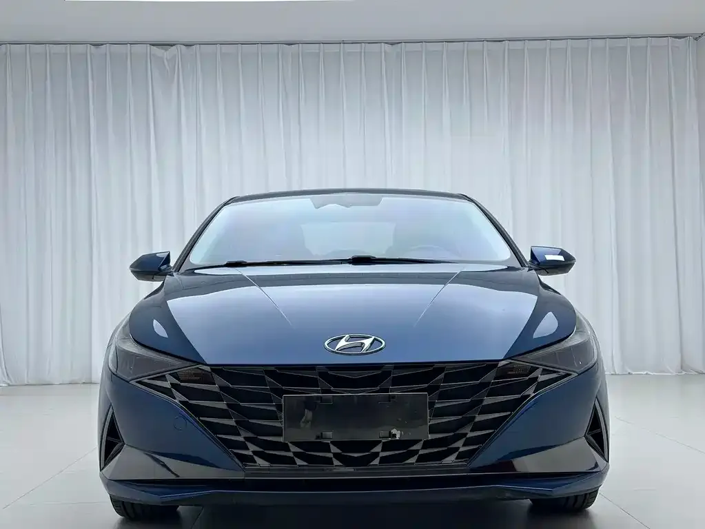 Hyundai Elantra — фото 10