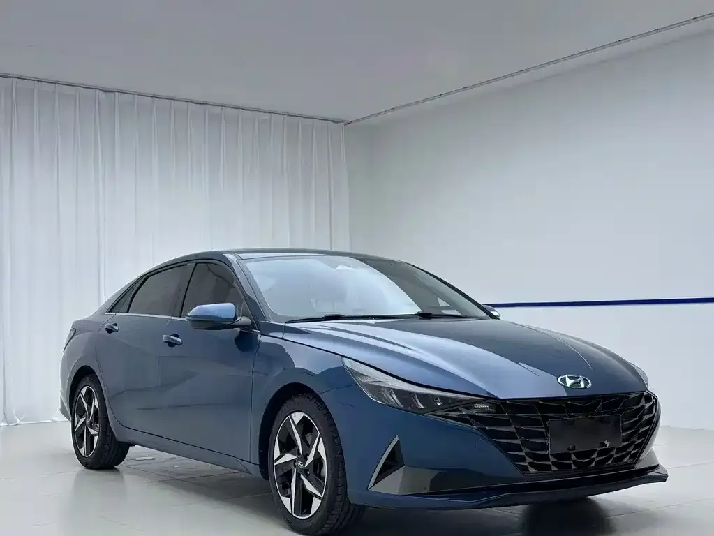 Hyundai Elantra — фото 4