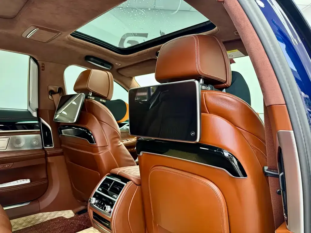 BMW 7 Series 2022 из CN, фото 5