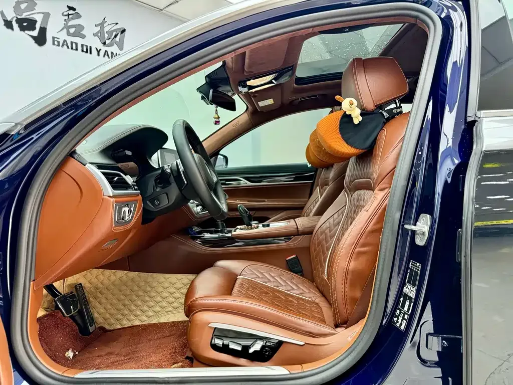 BMW 7 Series 2022 из CN, фото 8