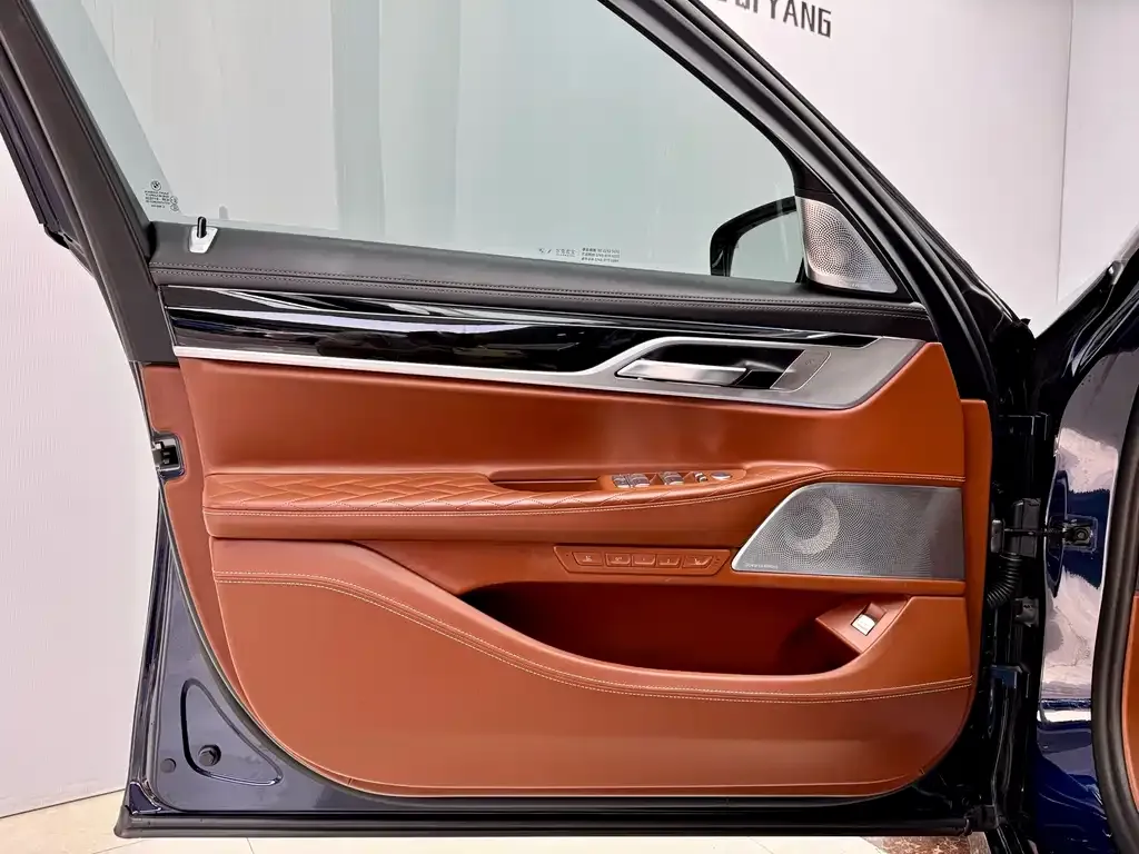 BMW 7 Series 2022 из CN, фото 10