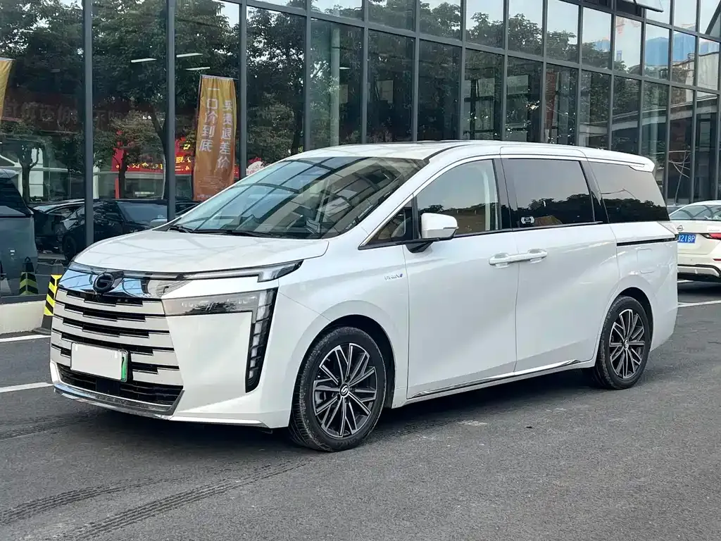 GAC Motor 传祺E8 PHEV — фото 1