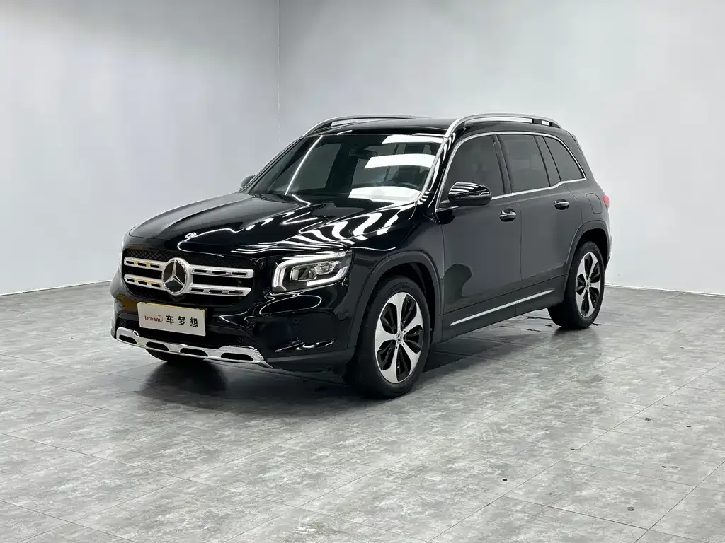 Mercedes-Benz GLB — фото 1