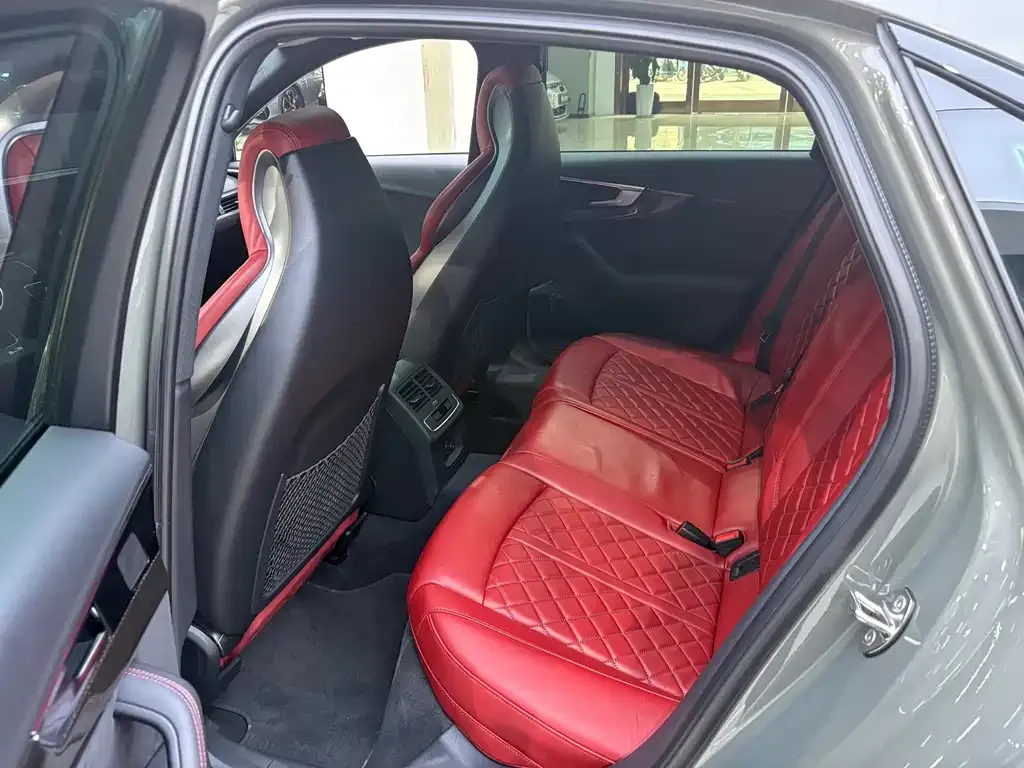 Audi S4 2023 из CN, фото 7
