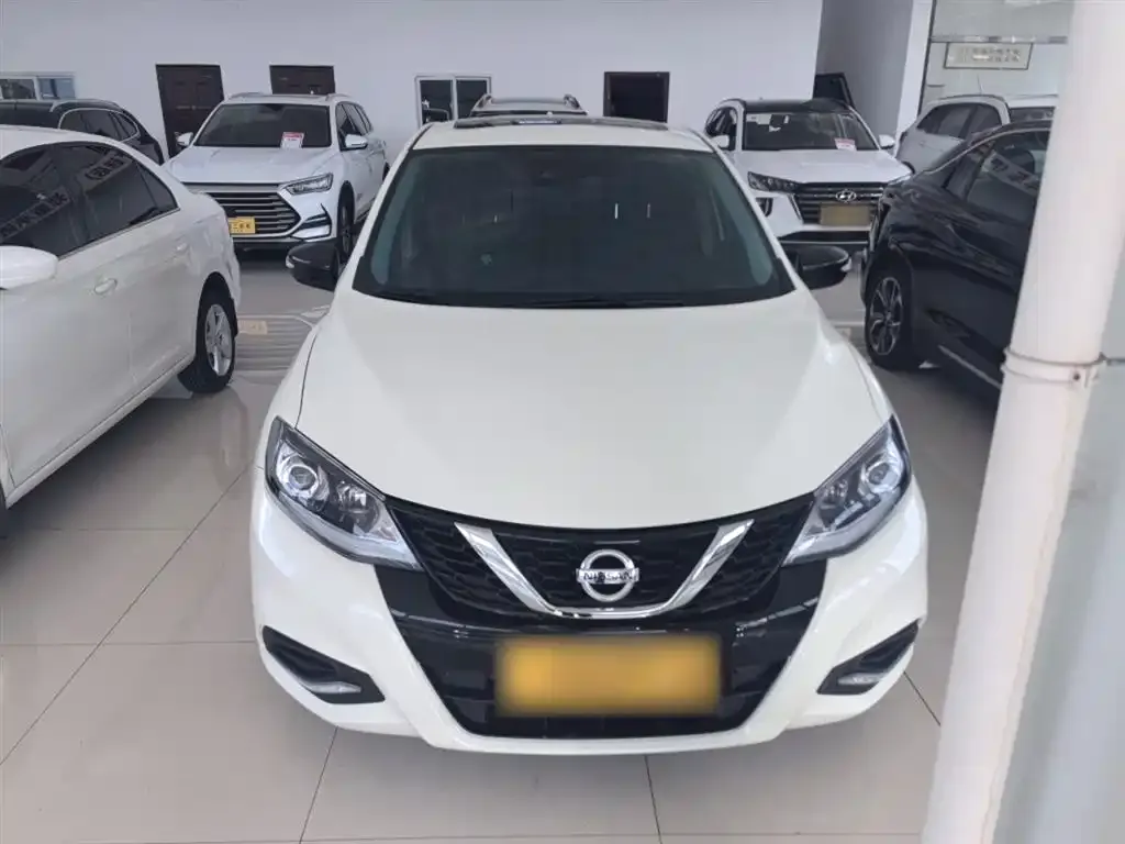 Nissan Tiida 2023 из CN, фото 4