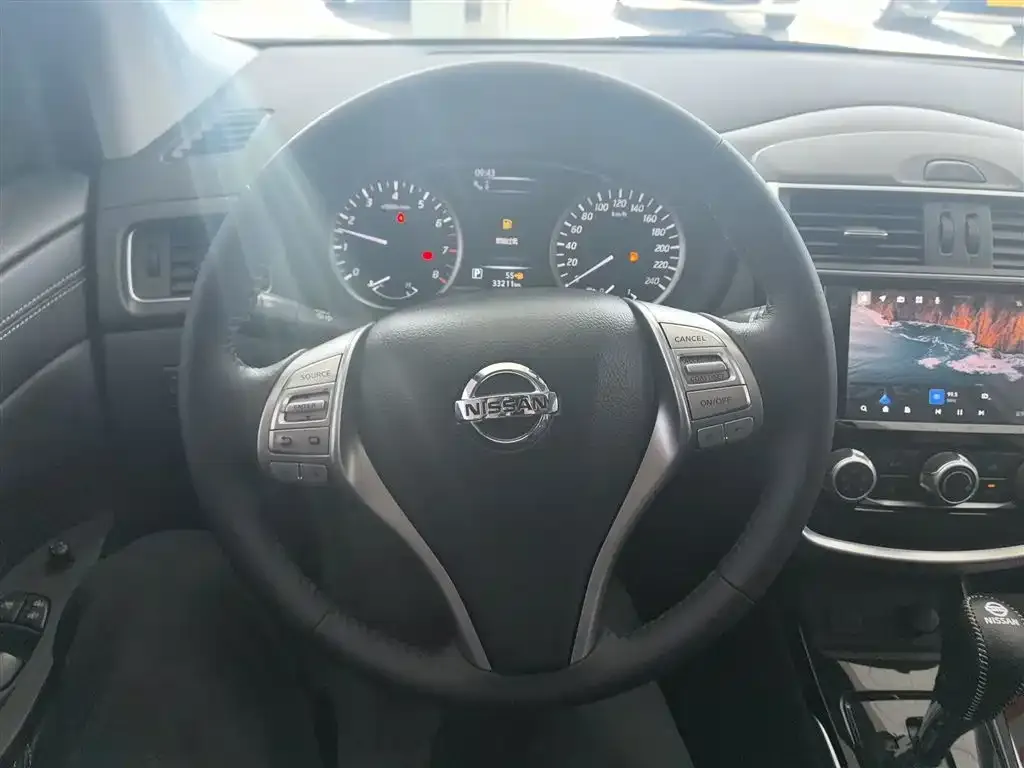 Nissan Tiida 2023 из CN, фото 2