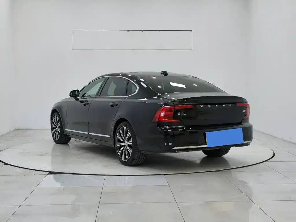 Volvo S90 — фото 3