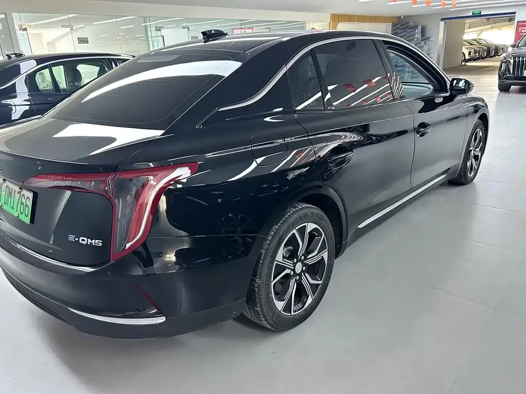 Hongqi E-QM5 — фото 8