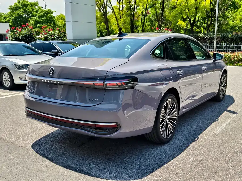 Volkswagen Passat — фото 10