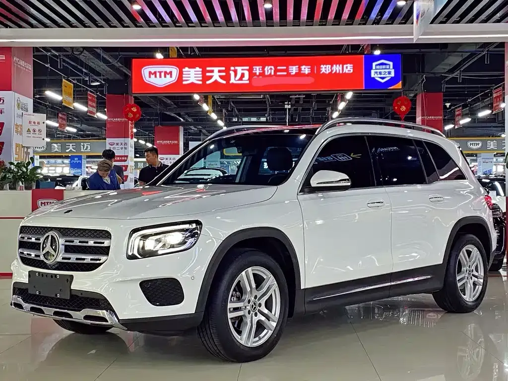 Mercedes-Benz GLB — фото 1
