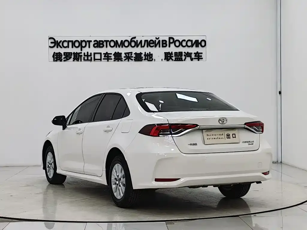 Toyota Corolla — фото 6