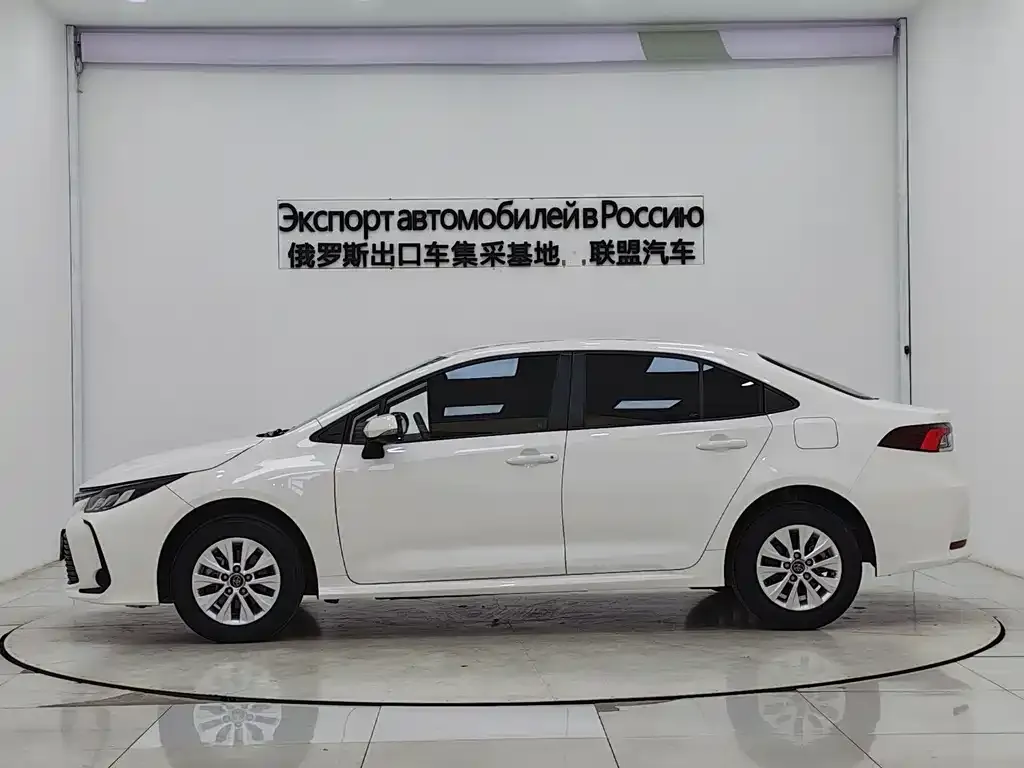 Toyota Corolla — фото 2