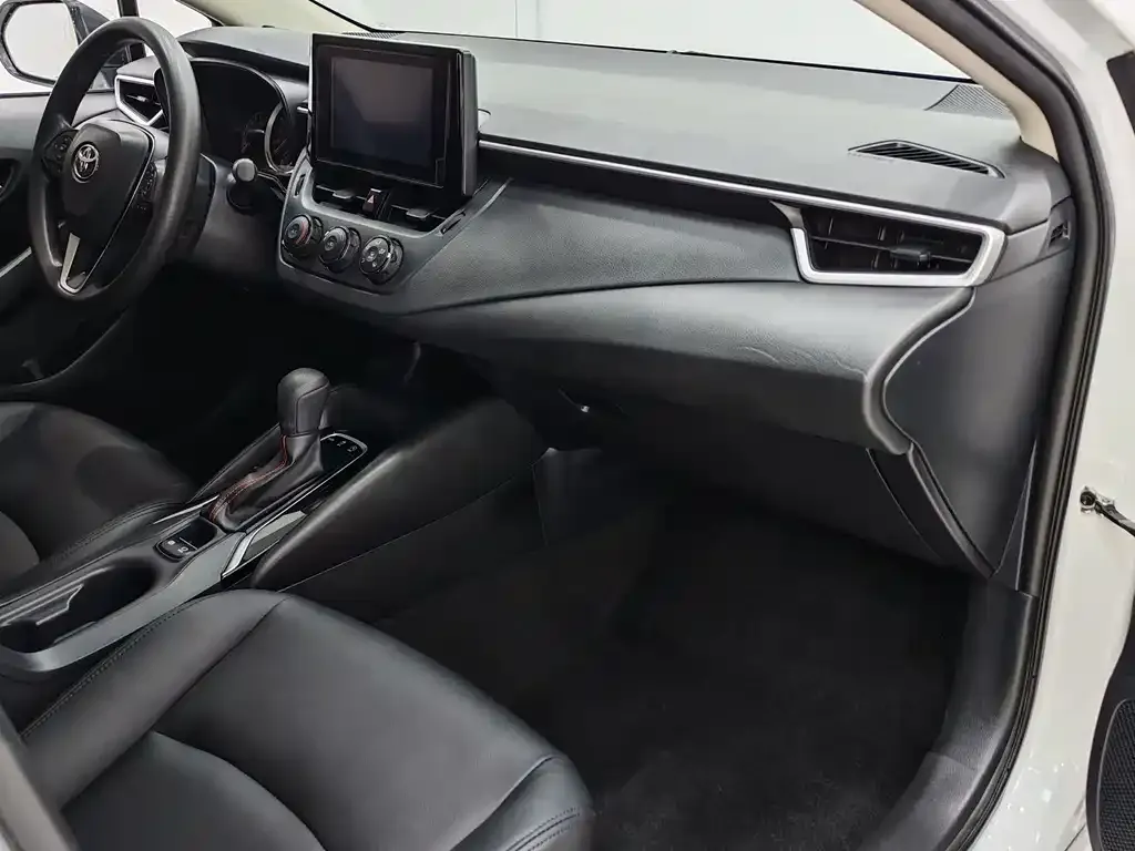 Toyota Corolla — фото 10