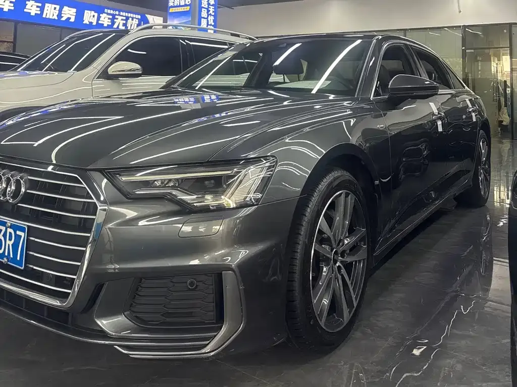 Audi A6L — фото 1