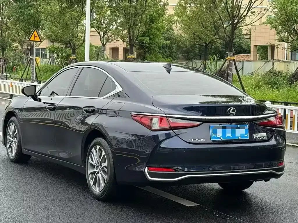 Lexus ES — фото 7