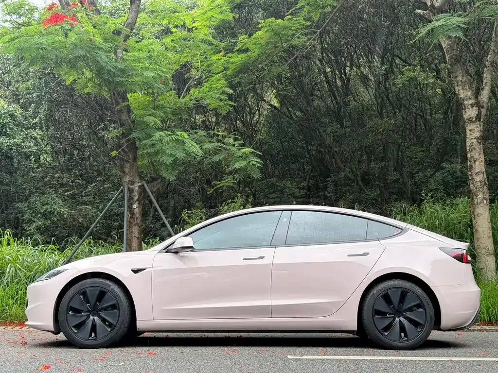 Tesla Model 3 — фото 10