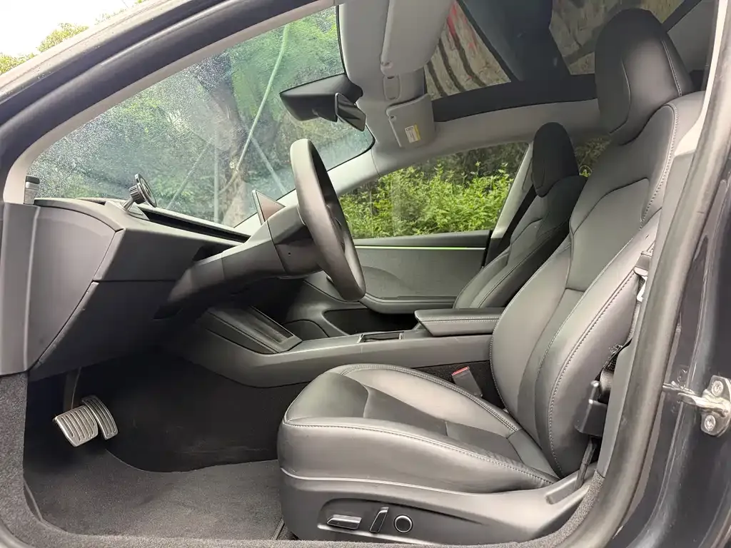 Tesla Model 3 — фото 3