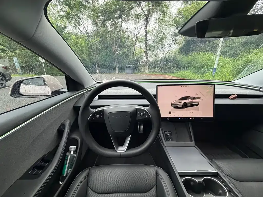 Tesla Model 3 — фото 4