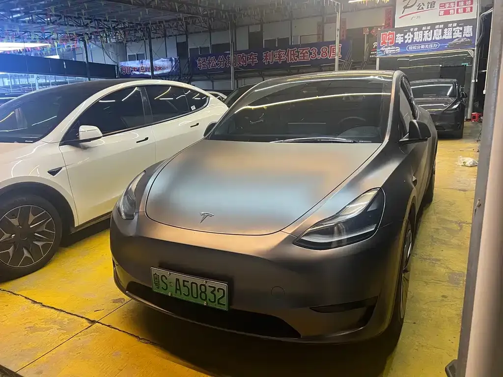 Tesla Model Y — фото 1