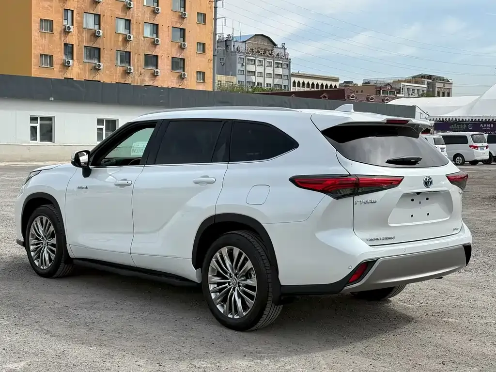 Toyota Highlander — фото 2