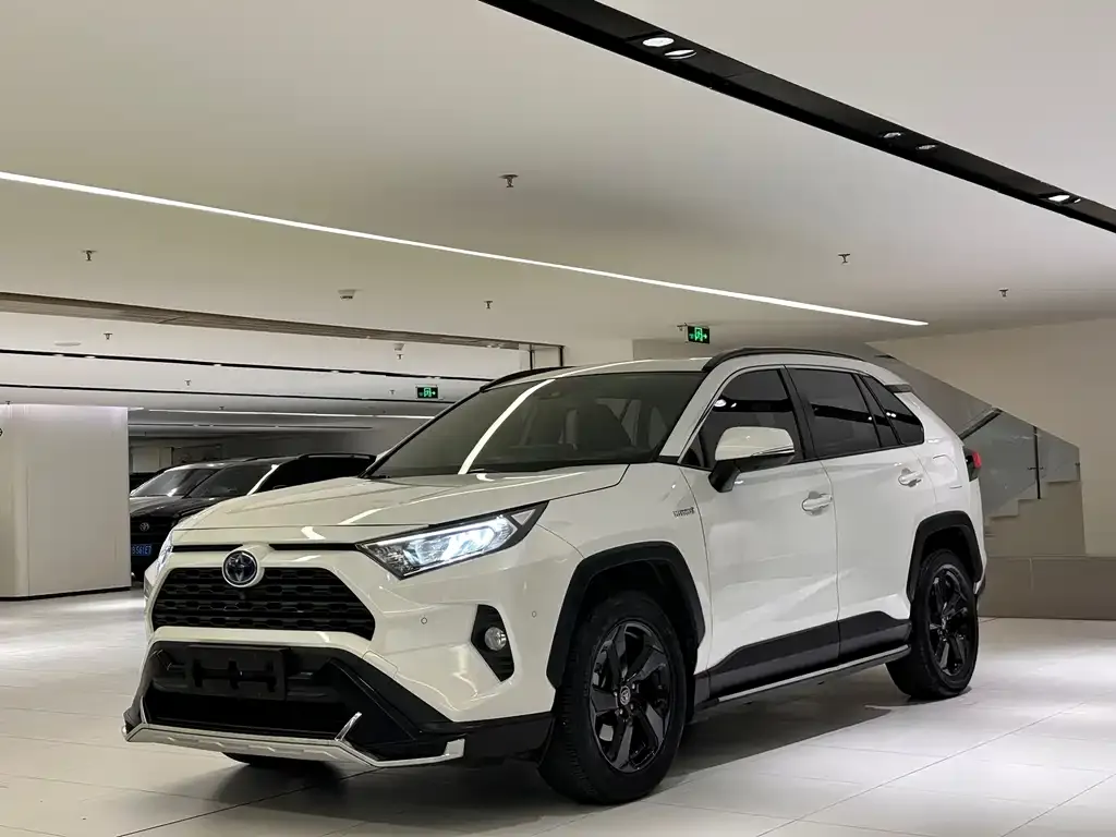 Toyota RAV4 — фото 9