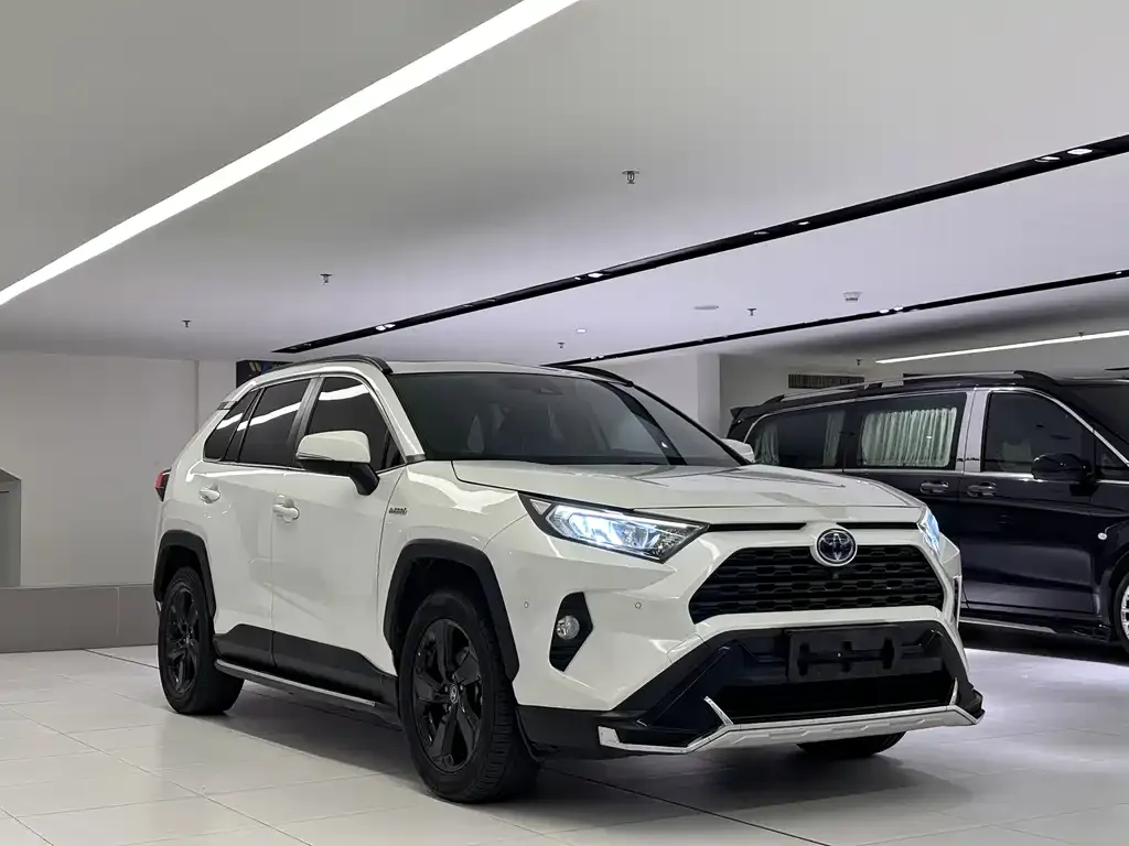 Toyota RAV4 — фото 10