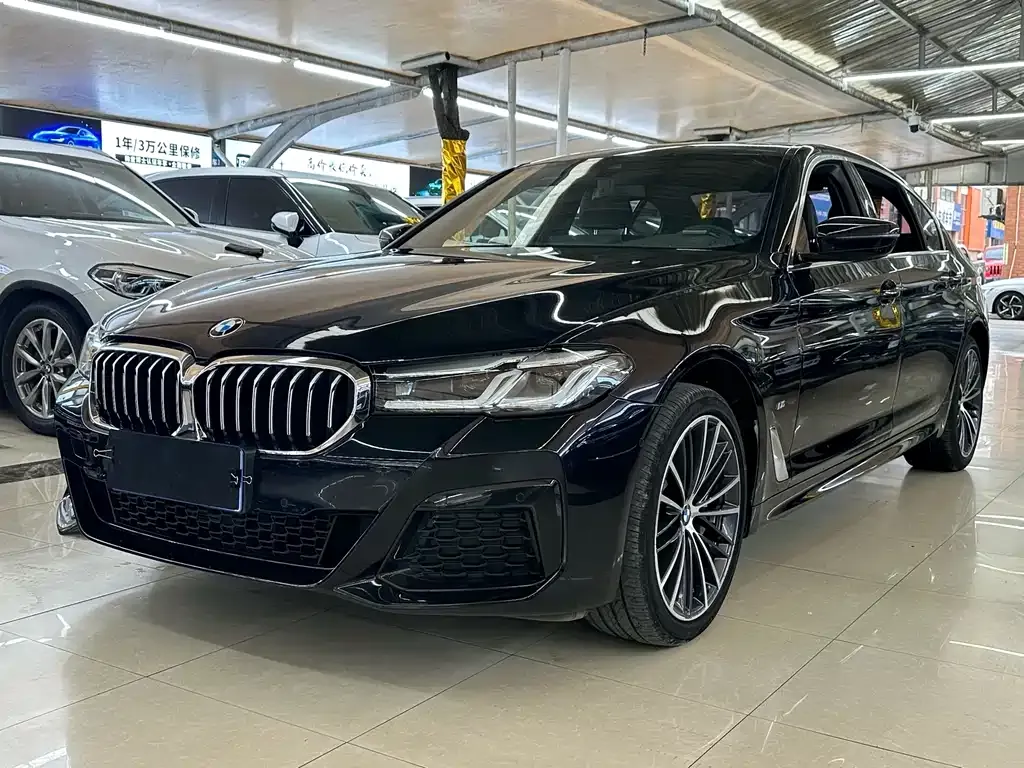 BMW 5 Series — фото 1