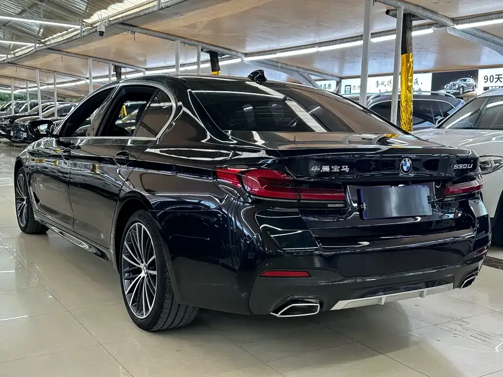 BMW 5 Series — фото 10