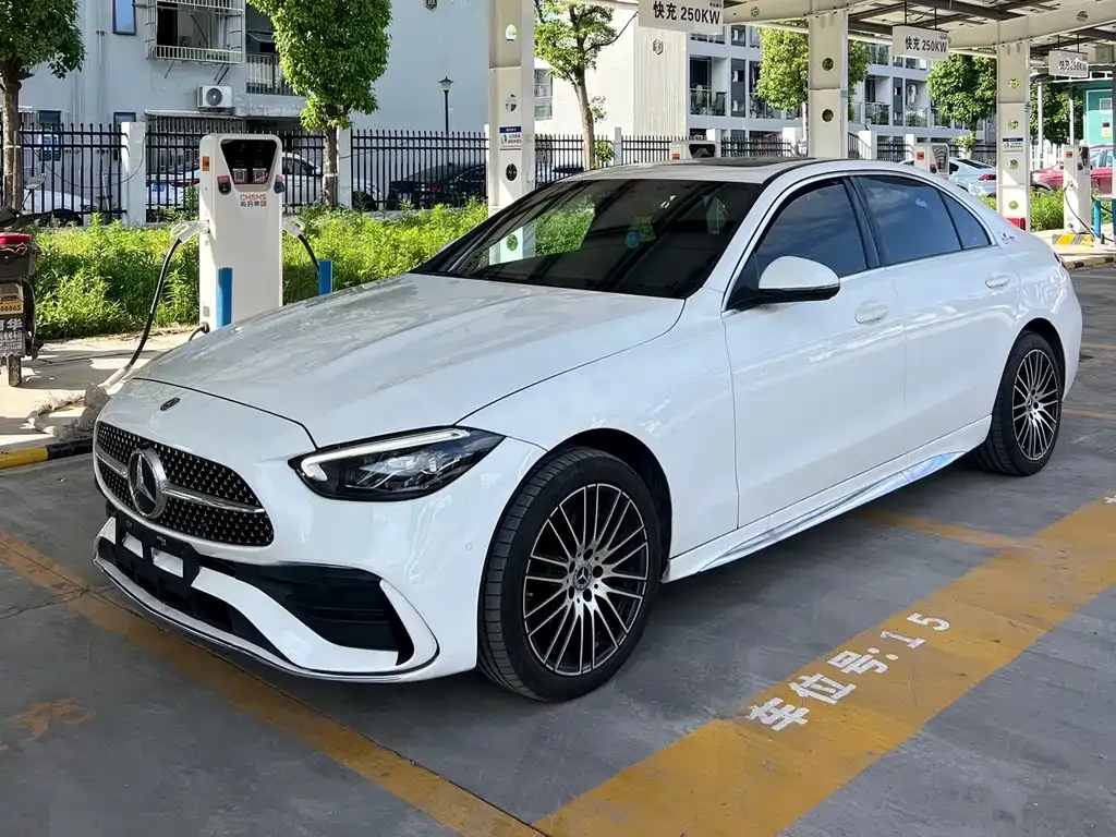 Mercedes-Benz C-Class — фото 1