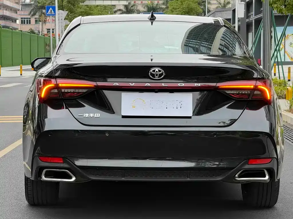 Toyota Avalon 2023 из CN, фото 4