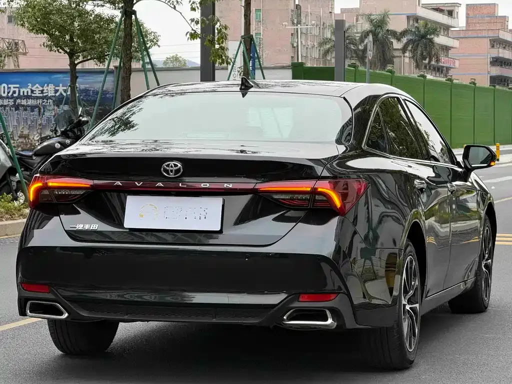 Toyota Avalon 2023 из CN, фото 2