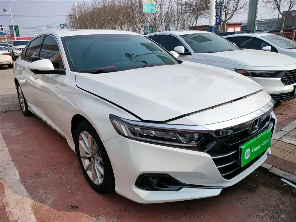 Honda Accord — фото 10