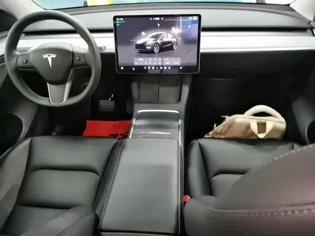 Tesla Model Y — фото 7