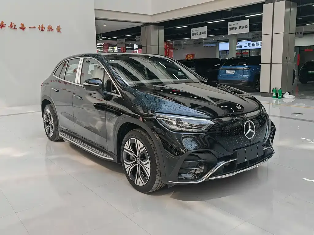 Mercedes-Benz EQE SUV — фото 7