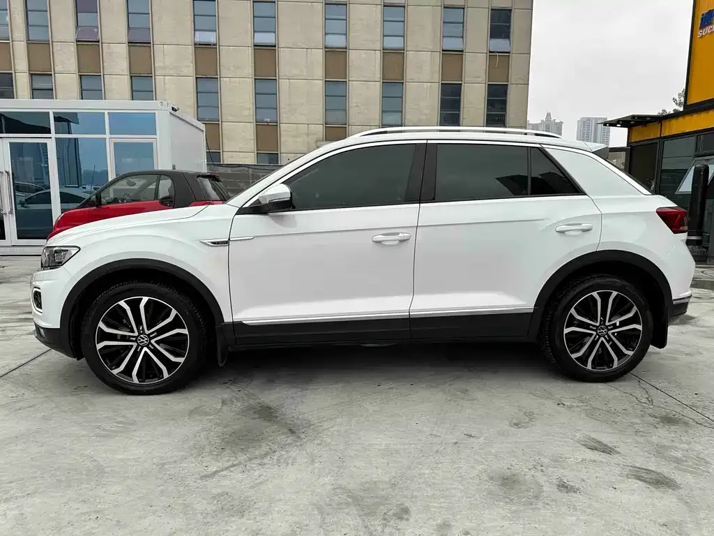Volkswagen T-Roc — фото 5