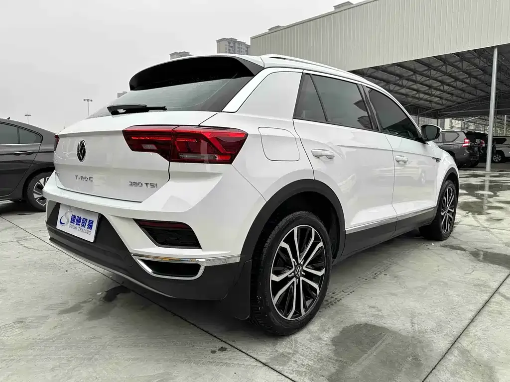 Volkswagen T-Roc — фото 8