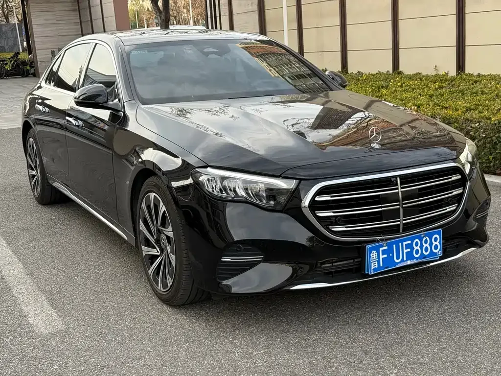 Mercedes-Benz E-Class — фото 10
