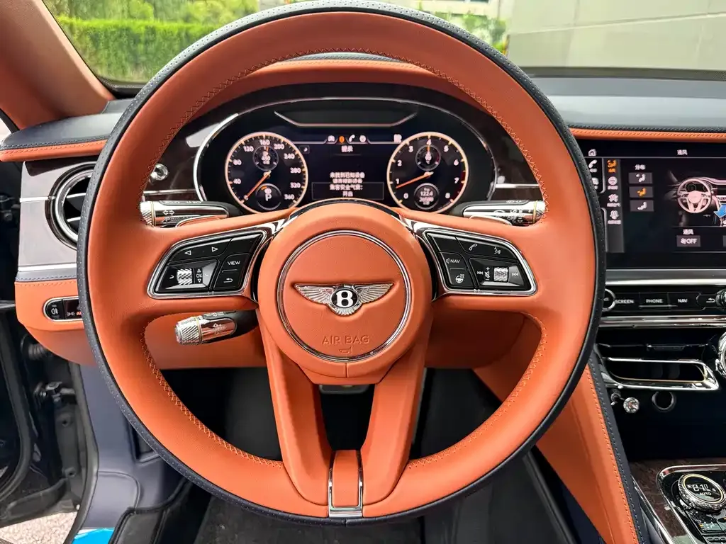 Bentley Flying Spur — фото 9