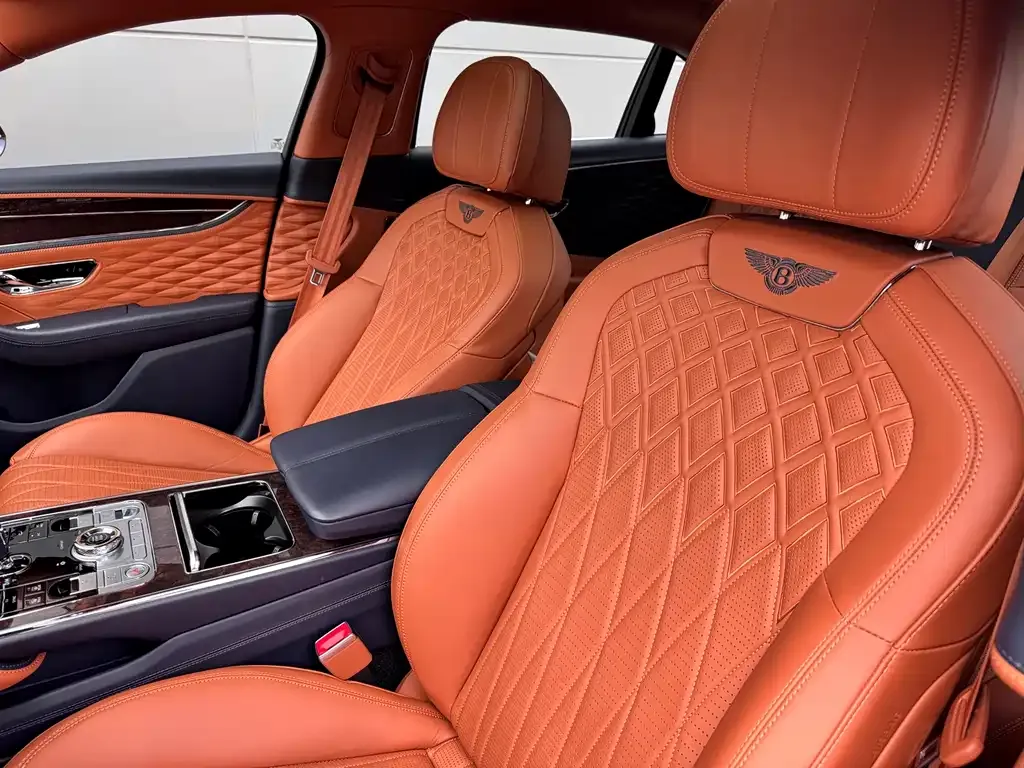 Bentley Flying Spur — фото 4