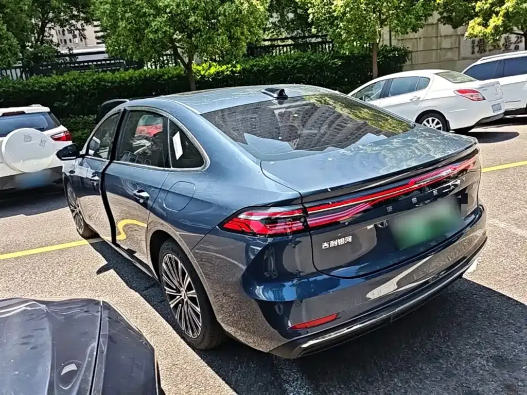 Geely Galaxy A7 — фото 10