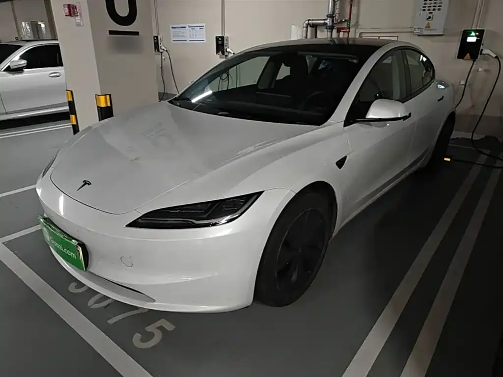 Tesla Model 3 — фото 2