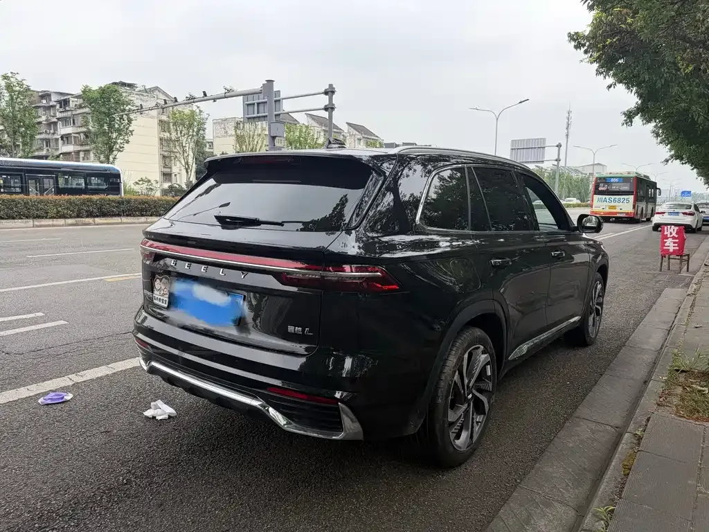 Geely Xingyue L — фото 10