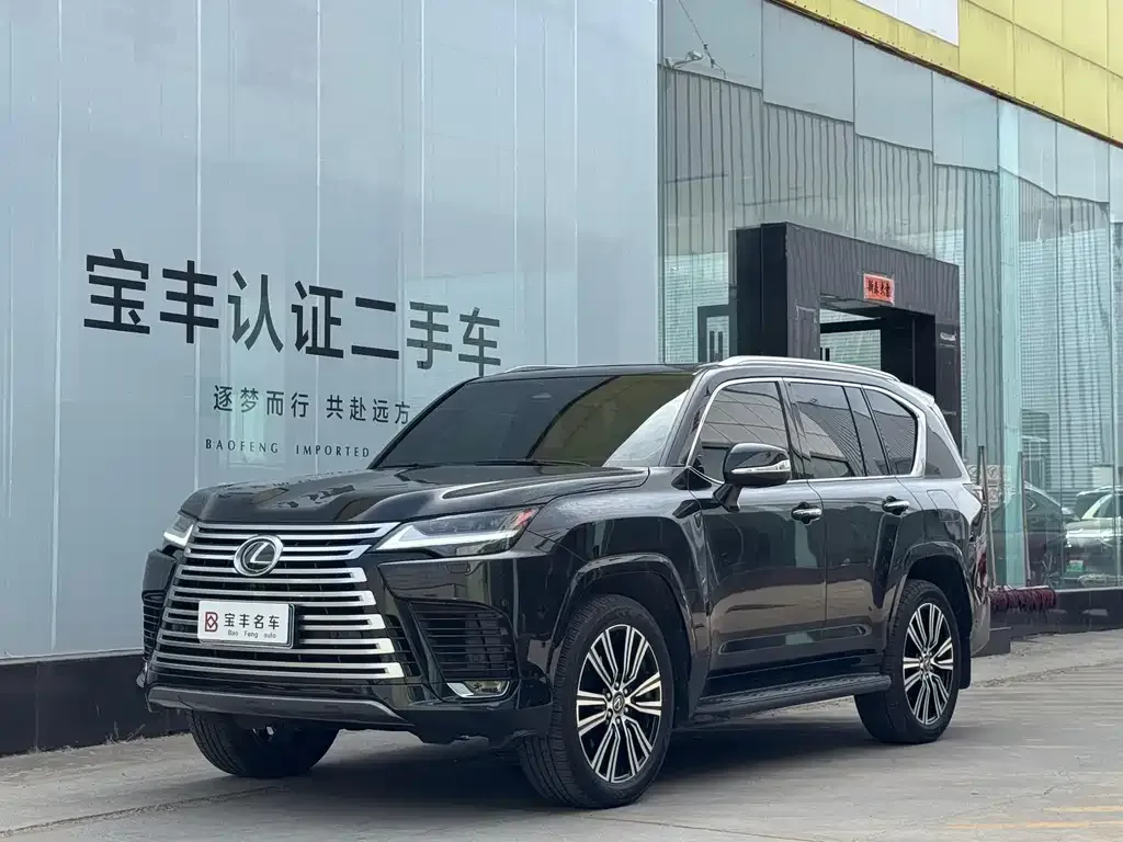 Lexus LX