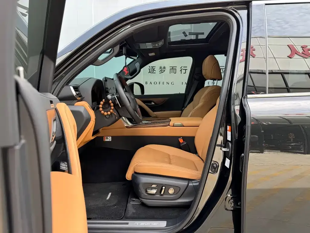 Lexus LX 2025 из CN, фото 8